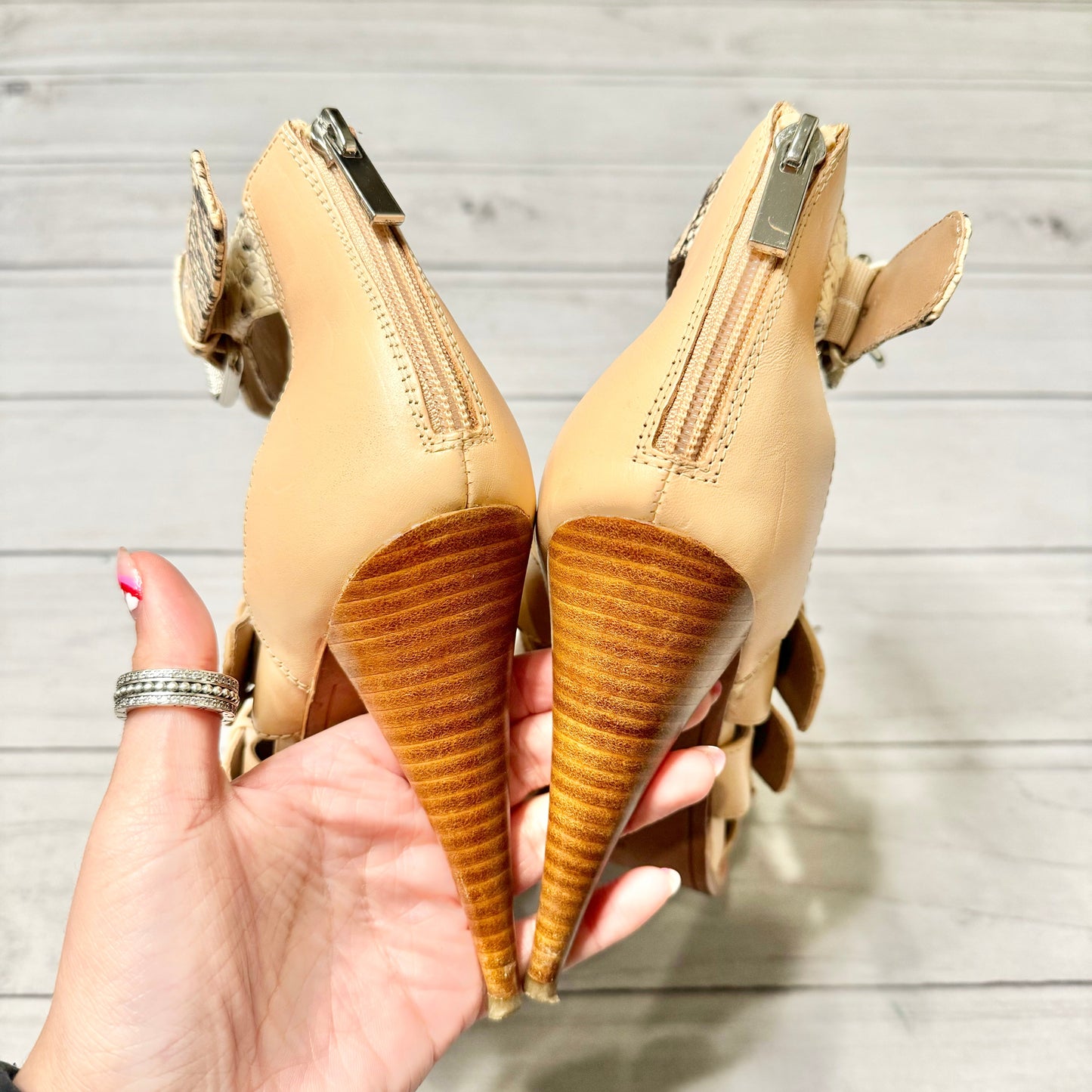 Sandals Designer By Bcbgmaxazria  Size: 7.5
