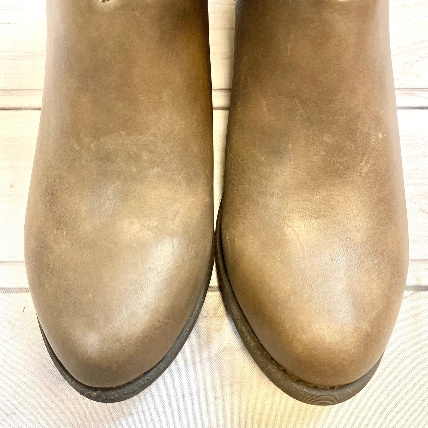 Boots Ankle Flats By Dirty Laundry  Size: 5.5