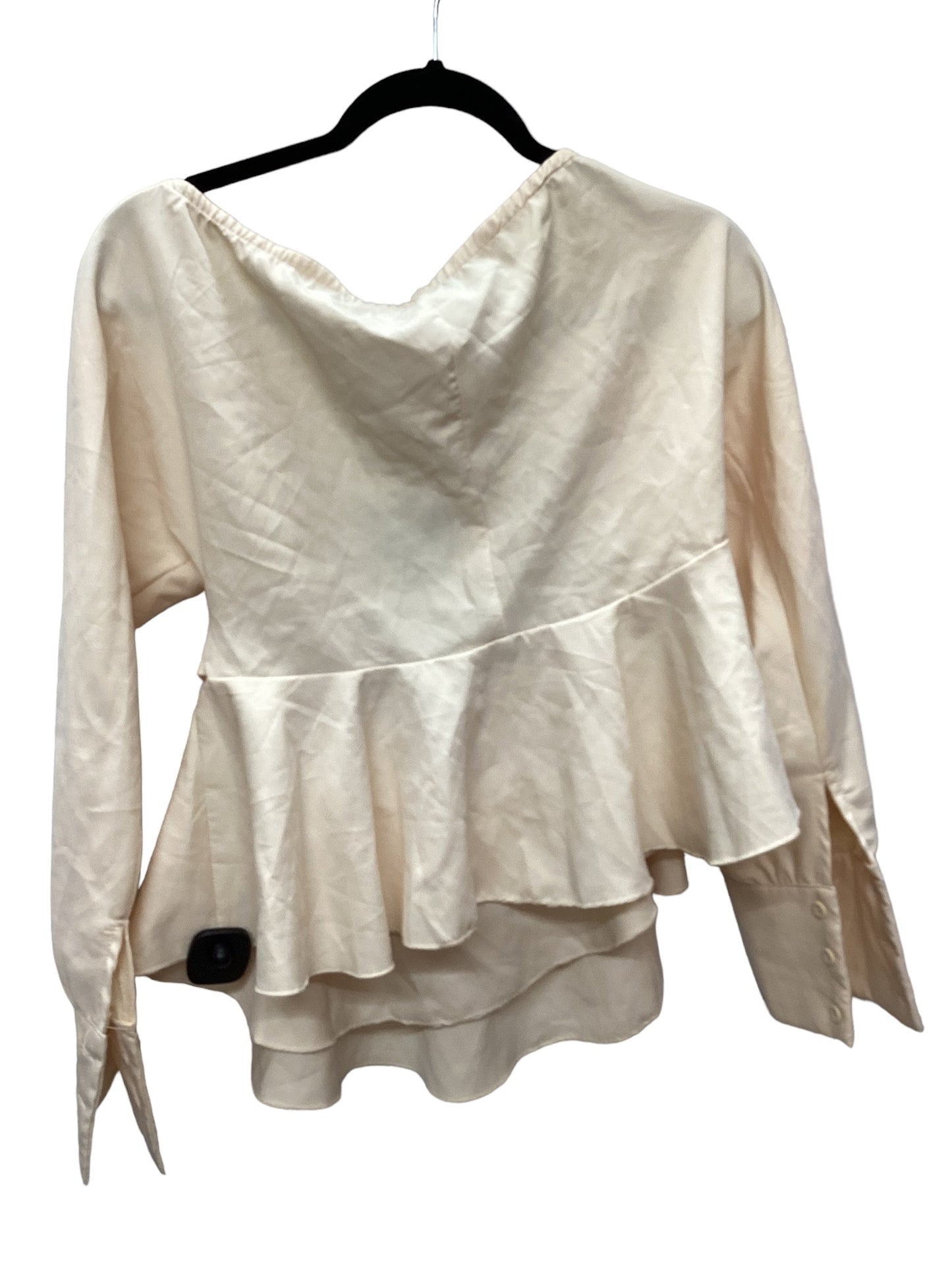 Top Long Sleeve By Pretty Little Thing  Size: L