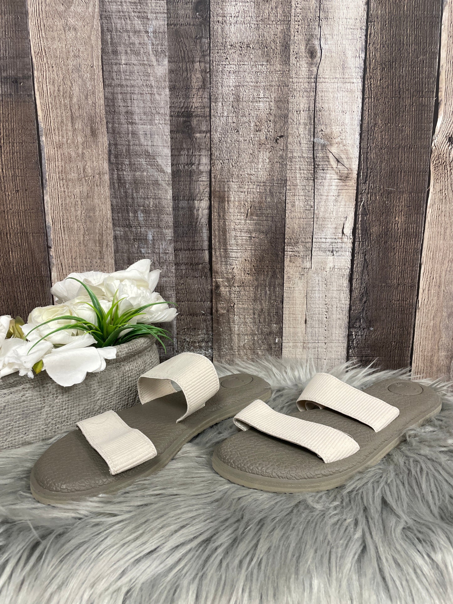 Sandals Flats By Sanuk  Size: 7