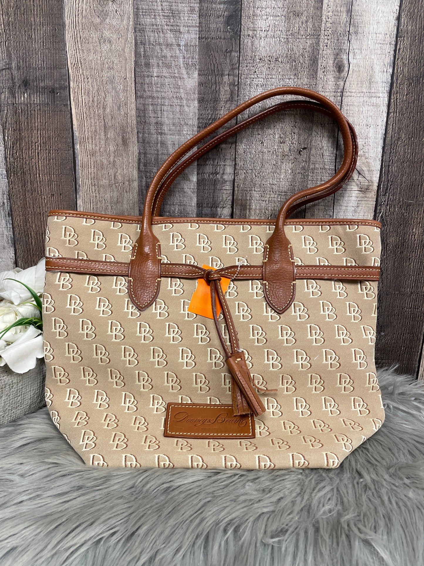 Handbag Designer By Dooney And Bourke O  Size: Large