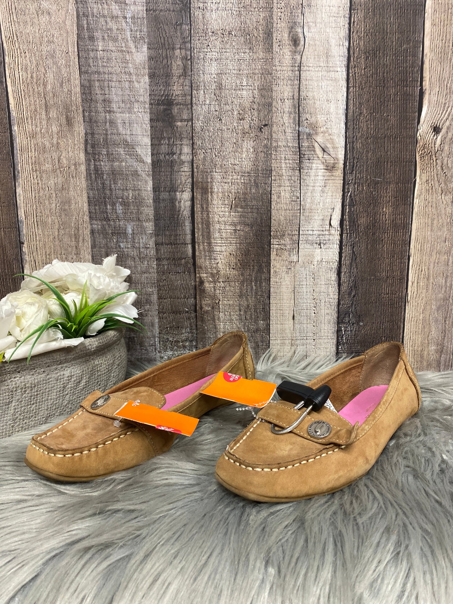 Shoes Flats Moccasin By Isaac Mizrahi  Size: 6