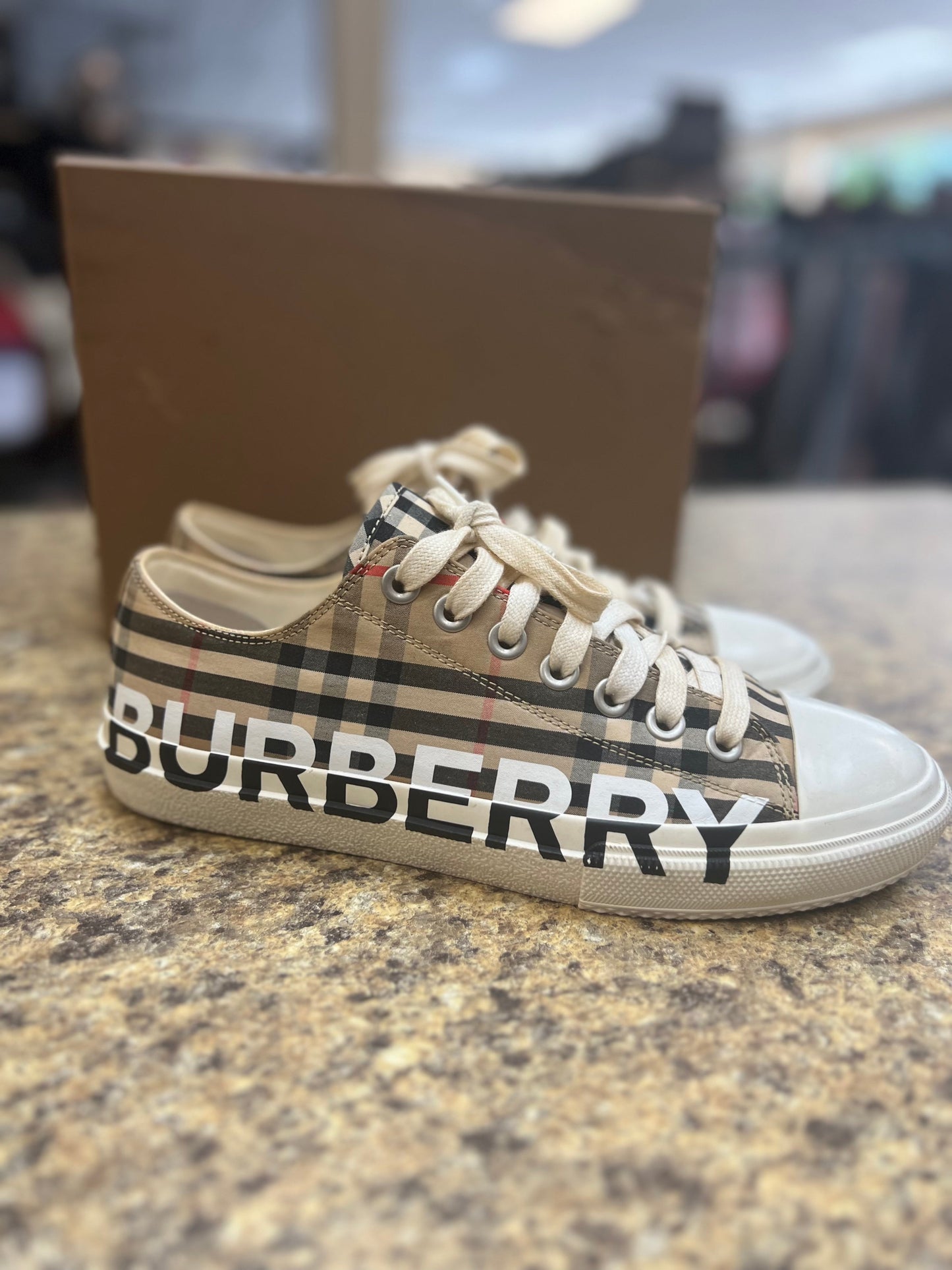 Shoes Designer By Burberry  Size: 11