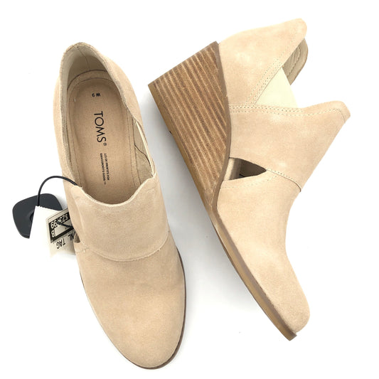 Shoes Heels Wedge By Toms  Size: 9