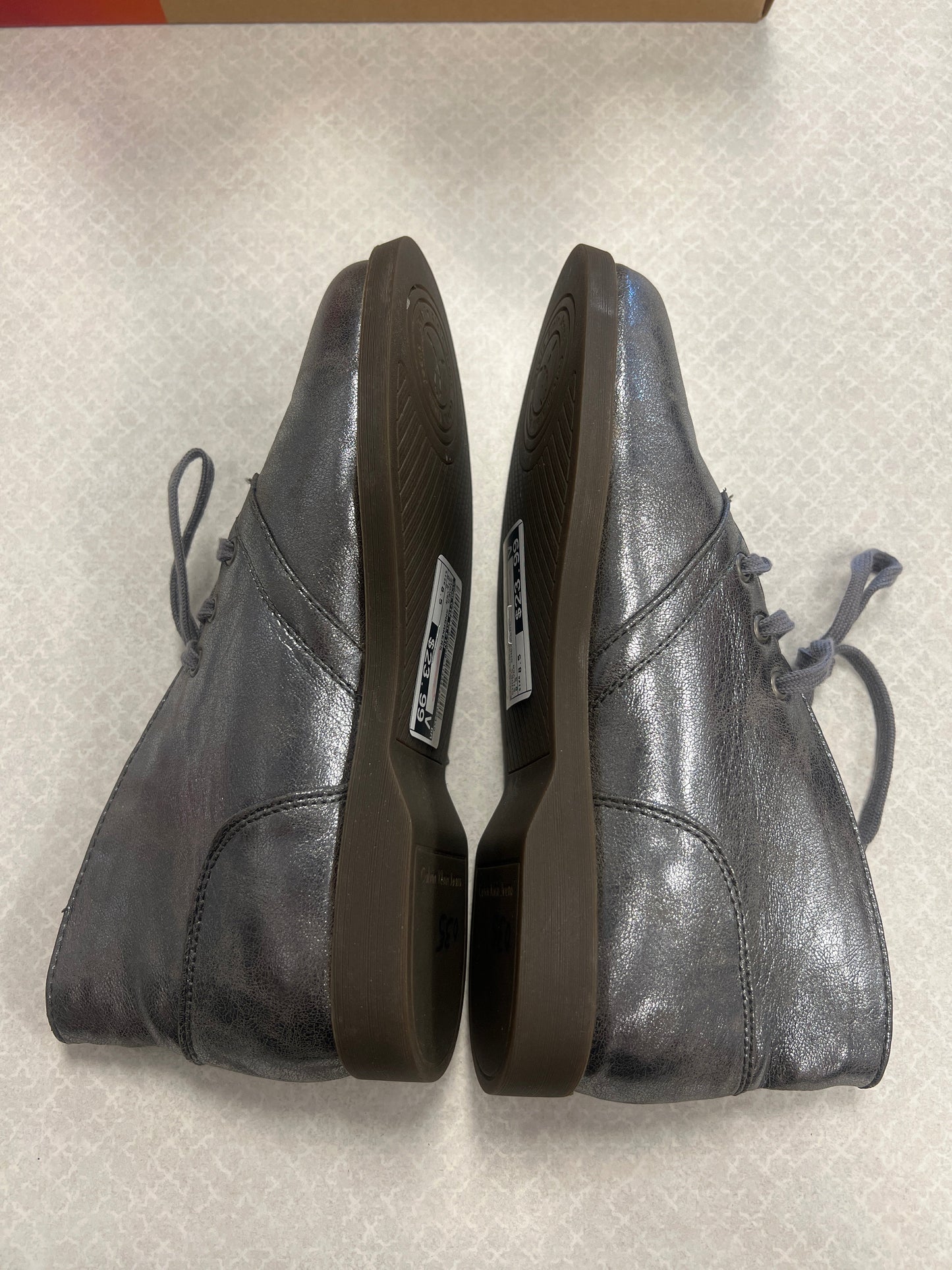 Shoes Sneakers By Calvin Klein  Size: 8.5
