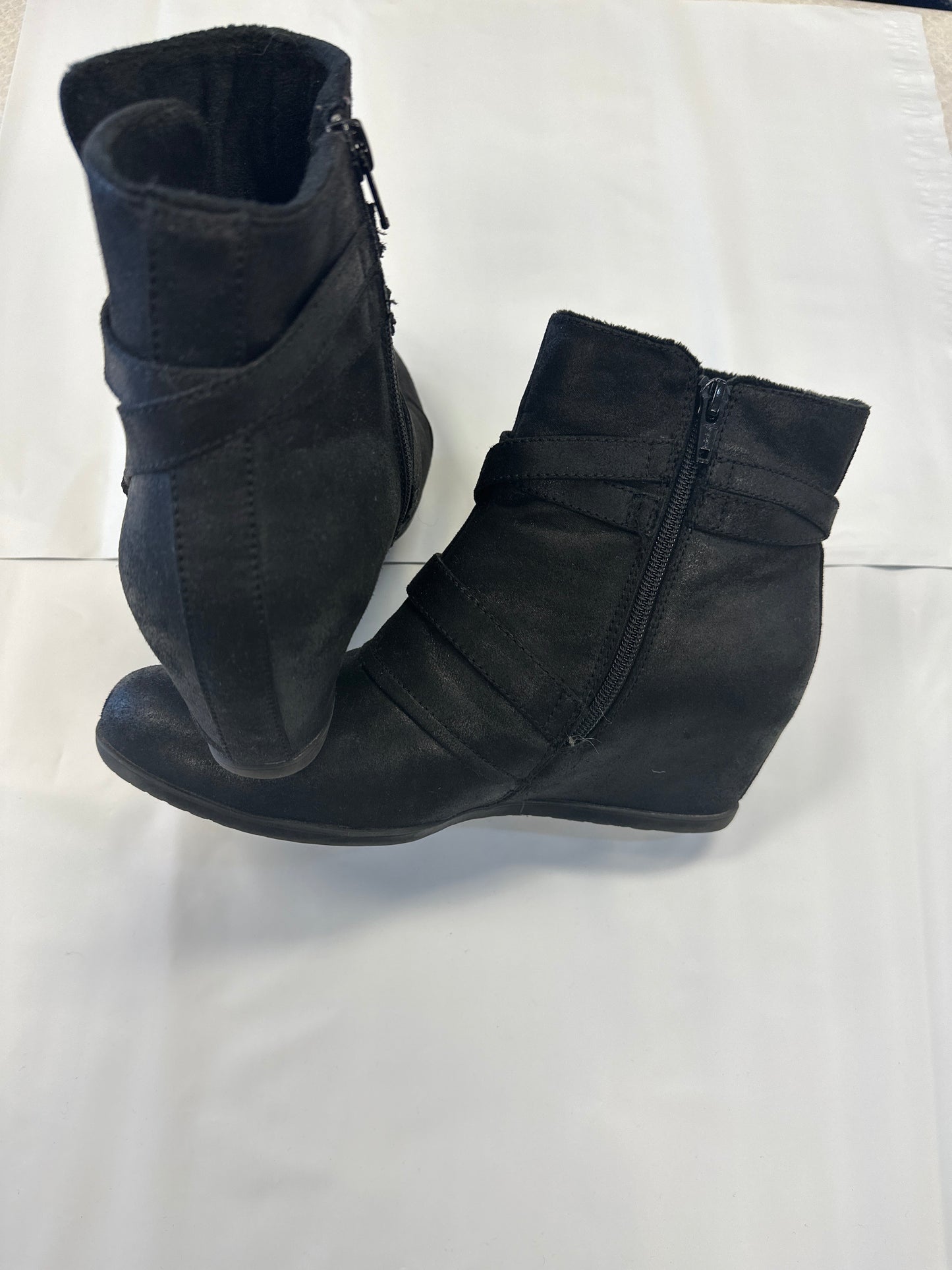 Boots Ankle Heels By Bare Traps  Size: 9.5