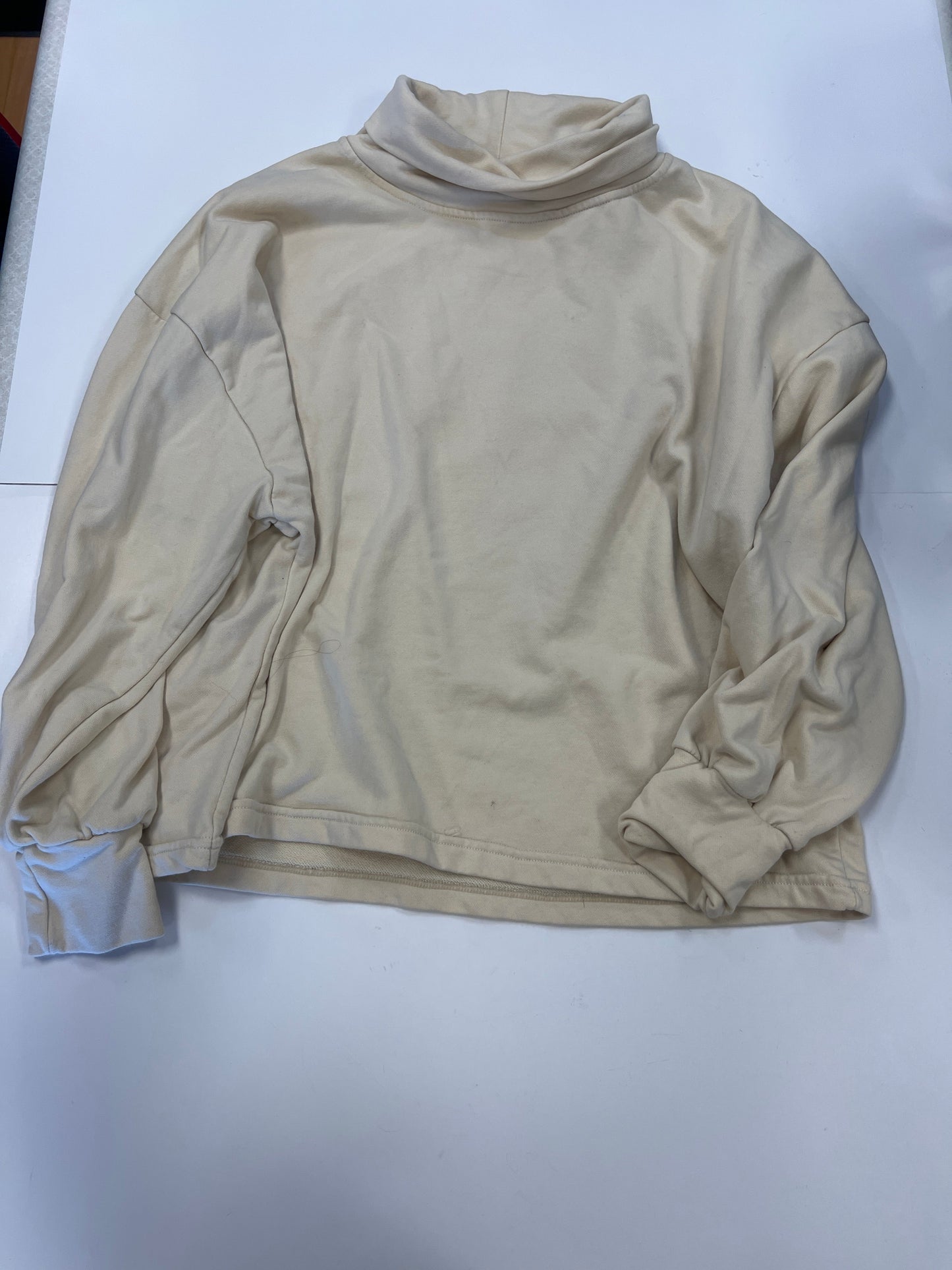 Sweatshirt Crewneck By Clothes Mentor  Size: S