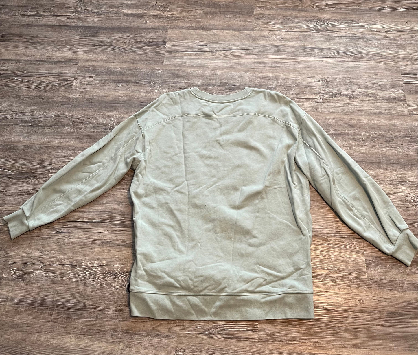 Sweatshirt Crewneck By Clothes Mentor  Size: L