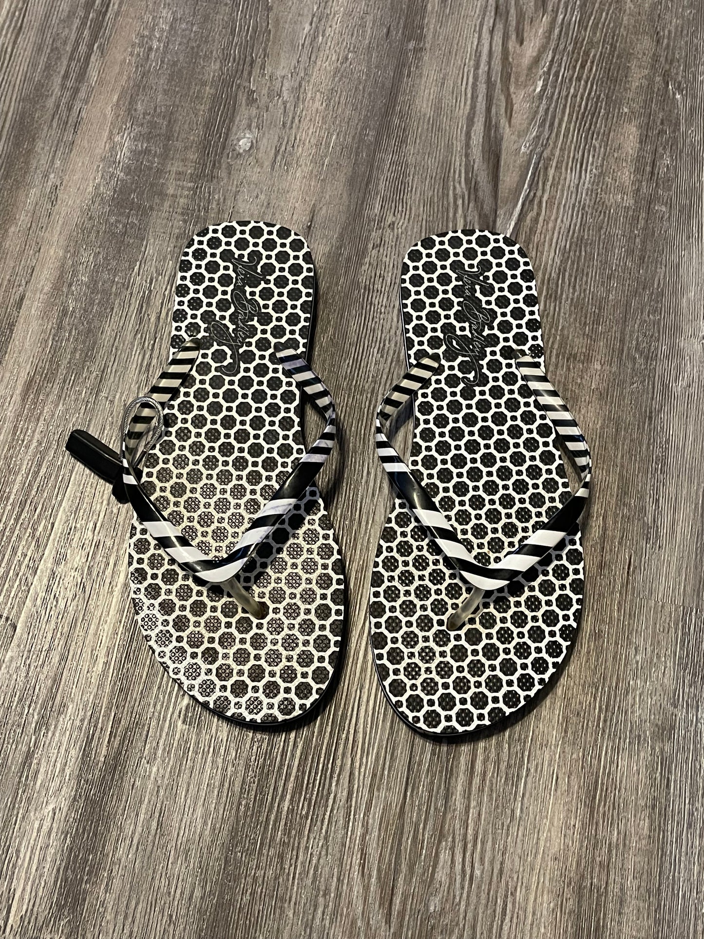 Sandals Flip Flops By Vera Bradley  Size: 11