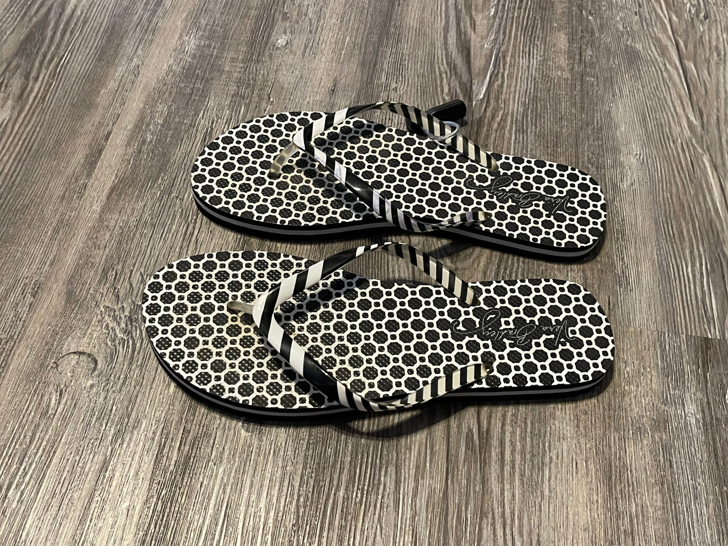 Sandals Flip Flops By Vera Bradley  Size: 11