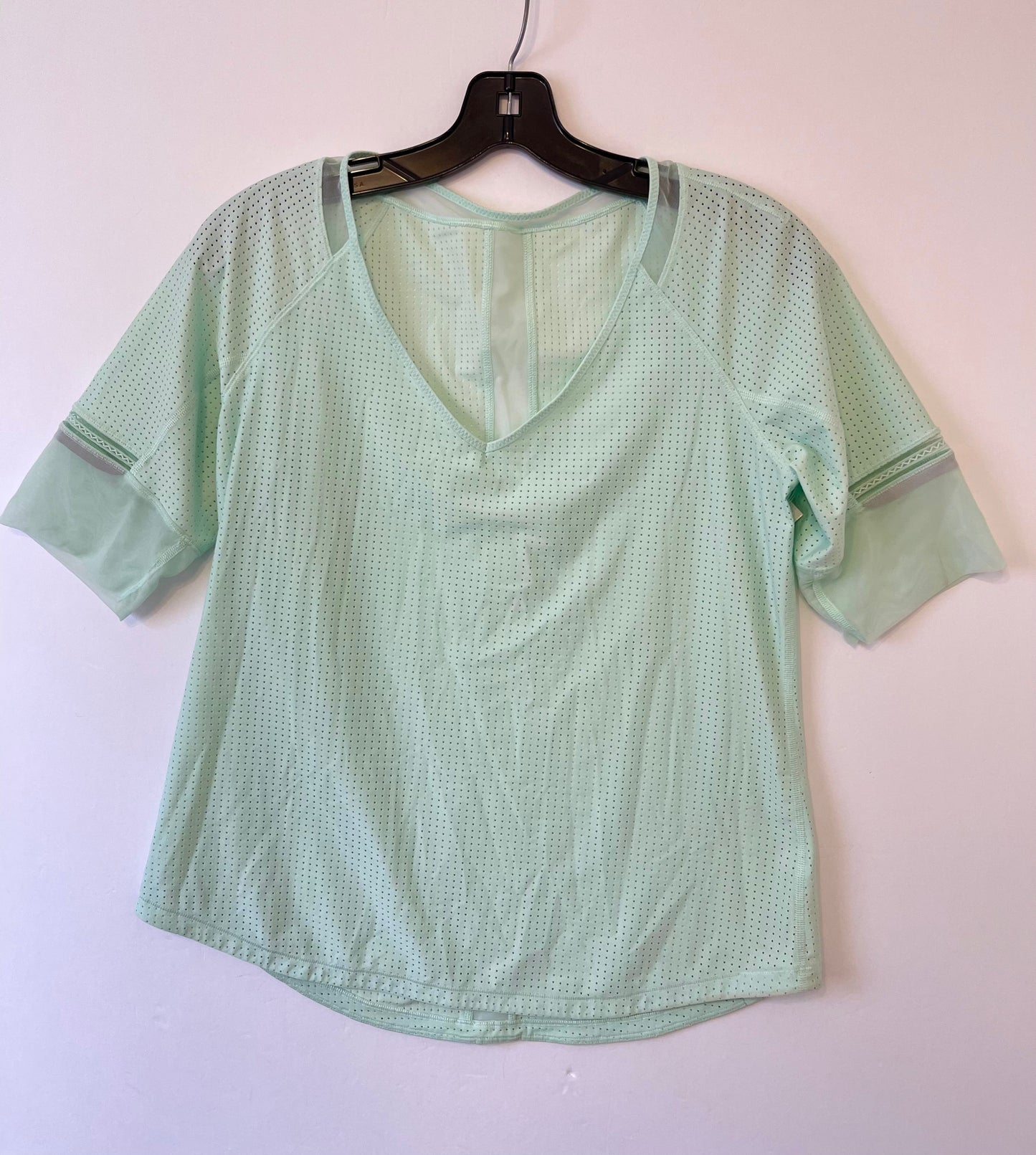 Athletic Top Short Sleeve By Lululemon  Size: Xs