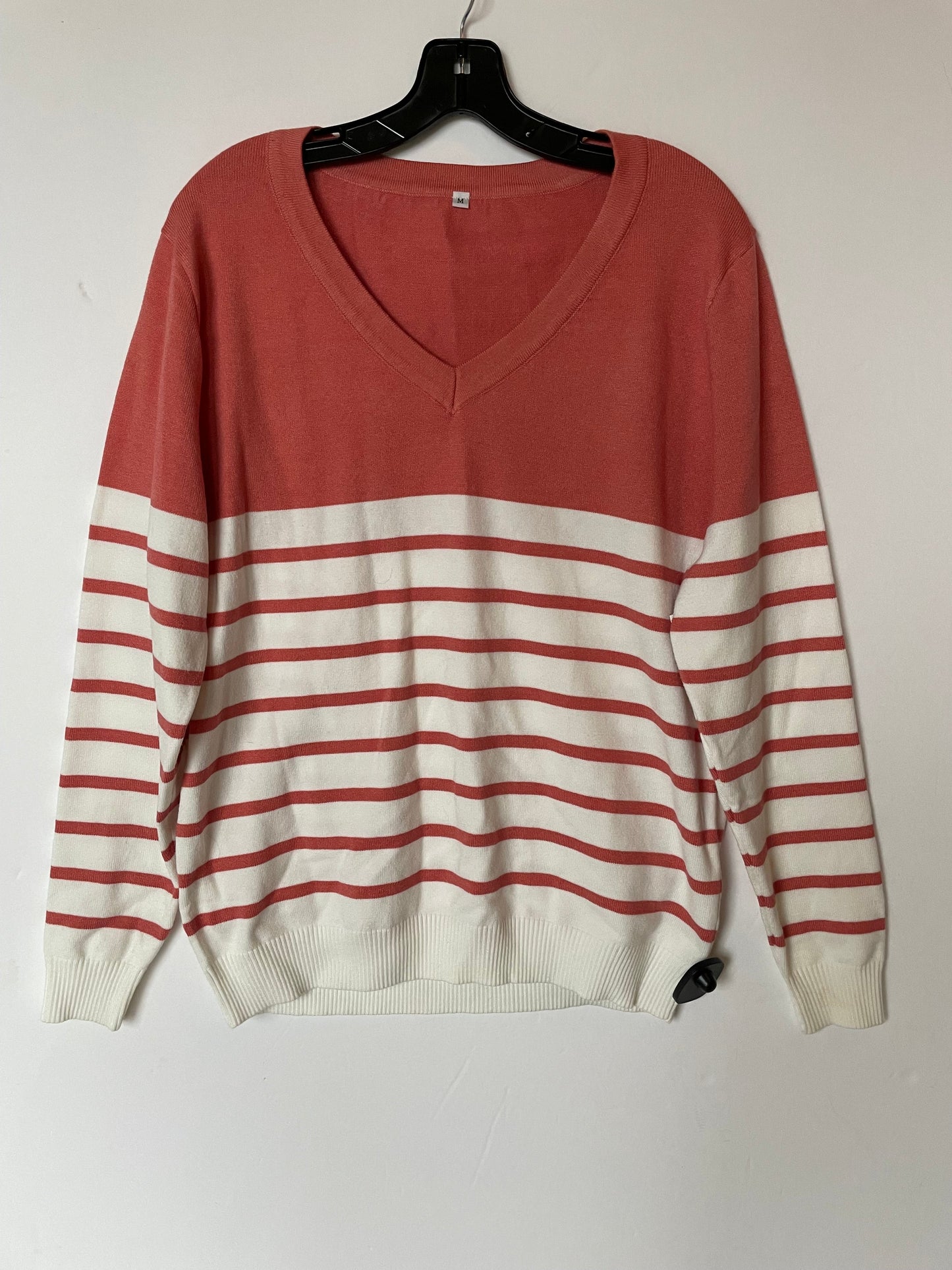 Sweater By Clothes Mentor  Size: M