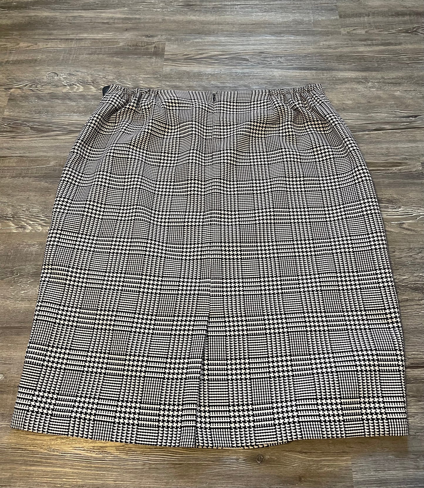 Skirt Mini & Short By Jones Studio  Size: 16