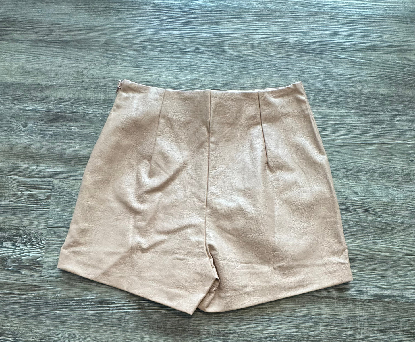 Shorts By Skies Are Blue  Size: Xs