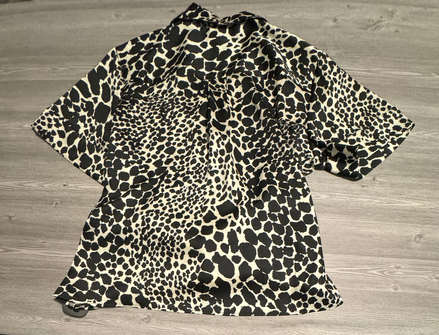 Top Long Sleeve By Neiman Marcus  Size: Xl