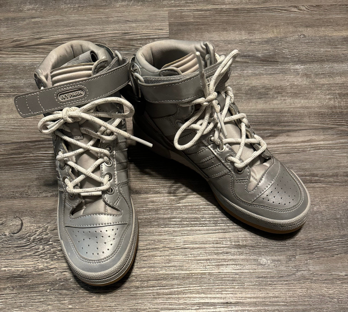 Shoes Sneakers By Ivy Park  Size: 6.5
