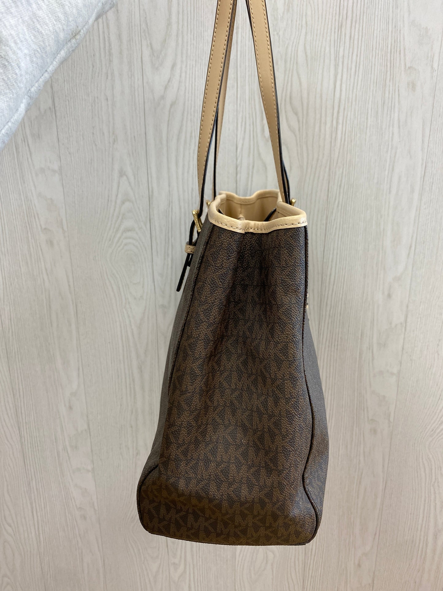 Handbag Designer By Michael Kors  Size: Medium