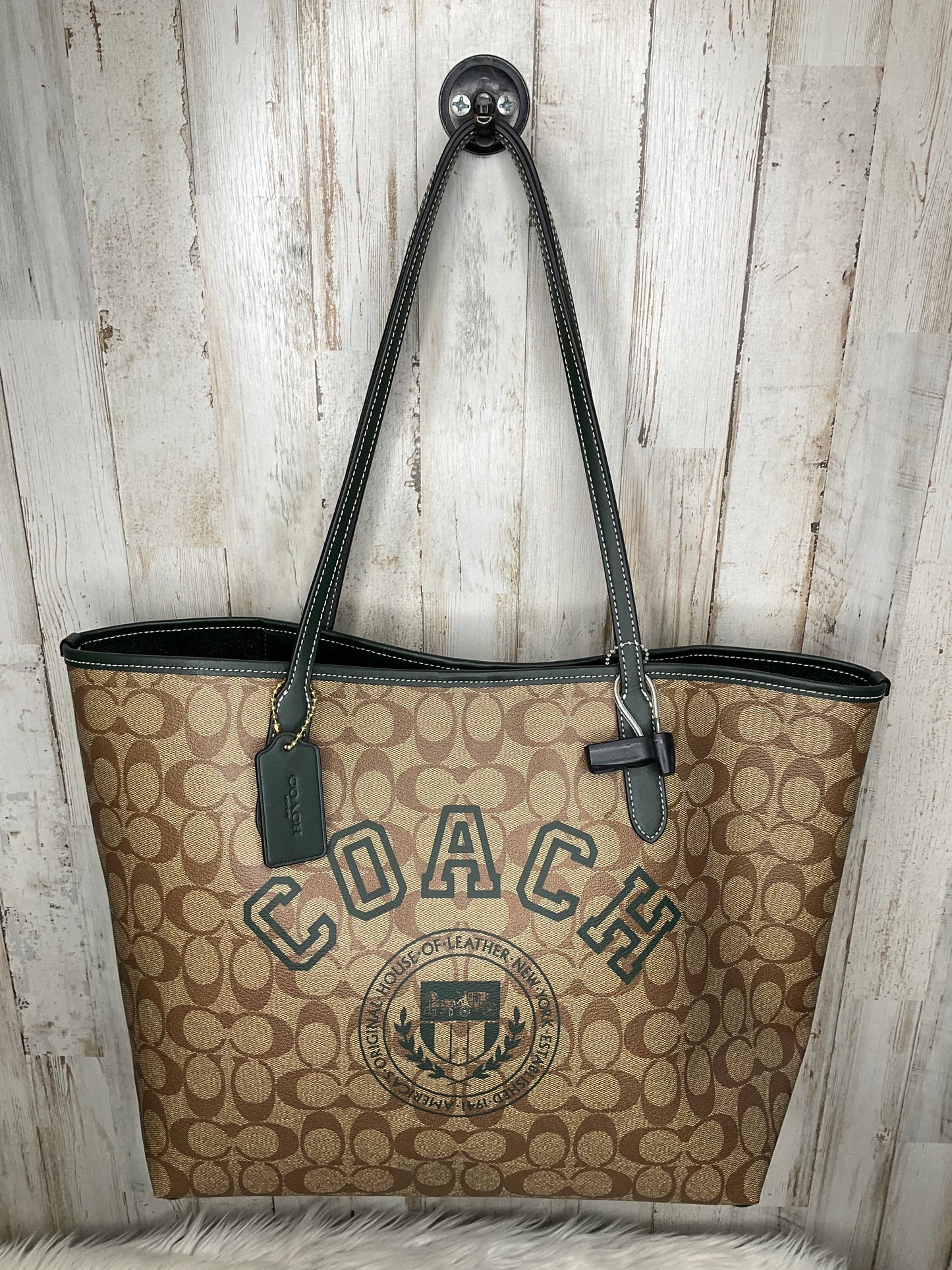 Handbag Designer By Coach  Size: Large