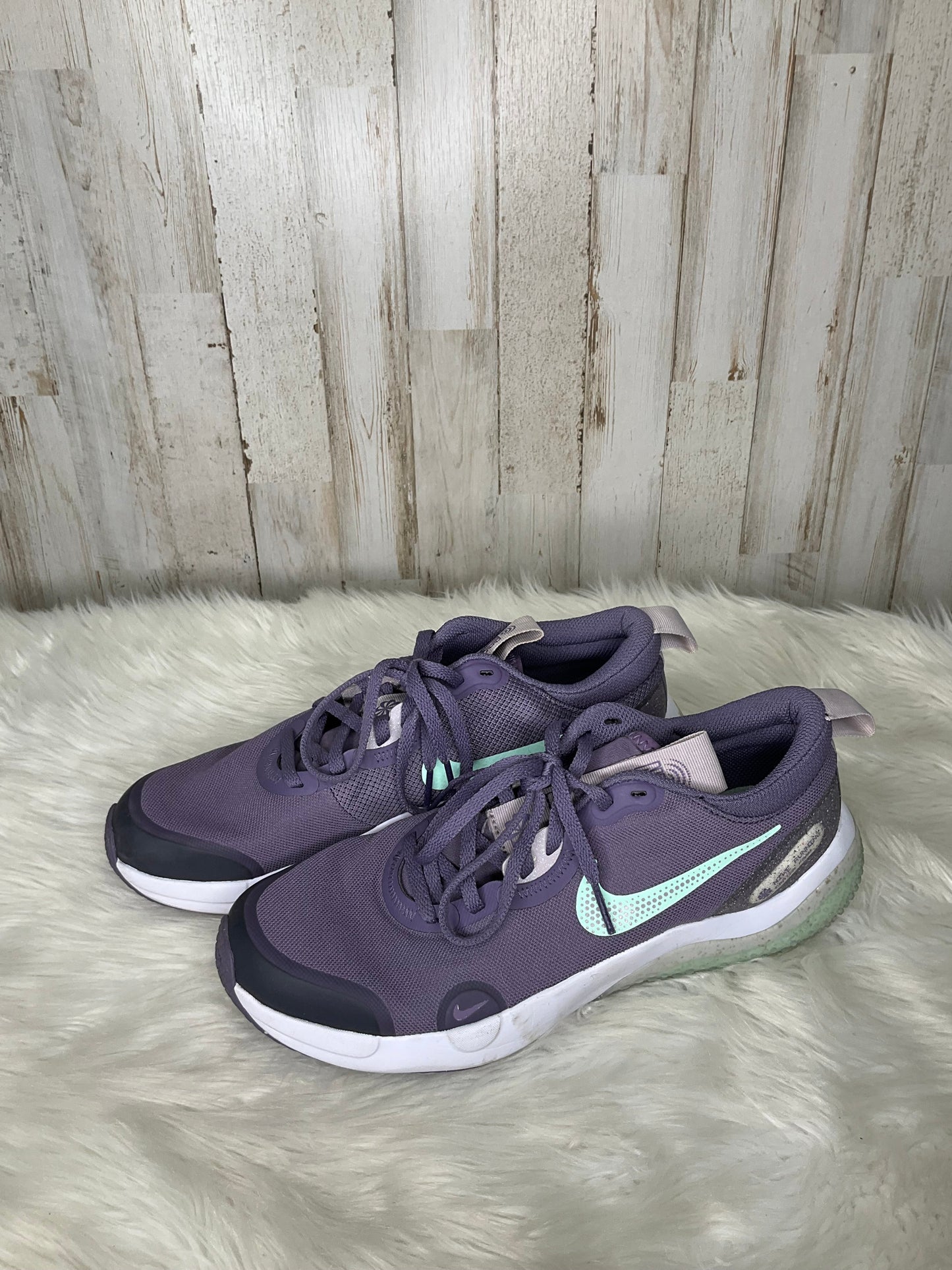 Shoes Athletic By Nike  Size: 6