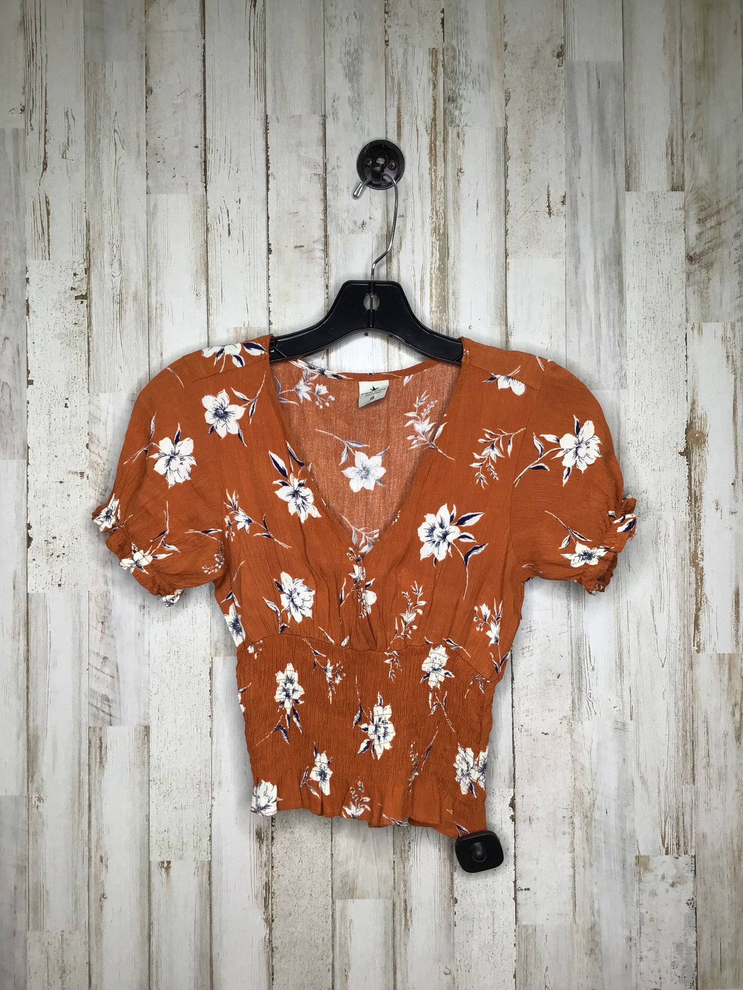 Top Short Sleeve By Paper Crane  Size: Xs