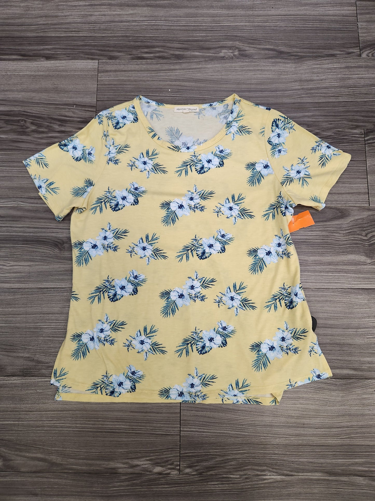 Top Short Sleeve By Clothes Mentor  Size: Xl