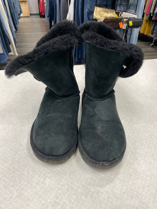 Boots Snow By Ugg  Size: 8