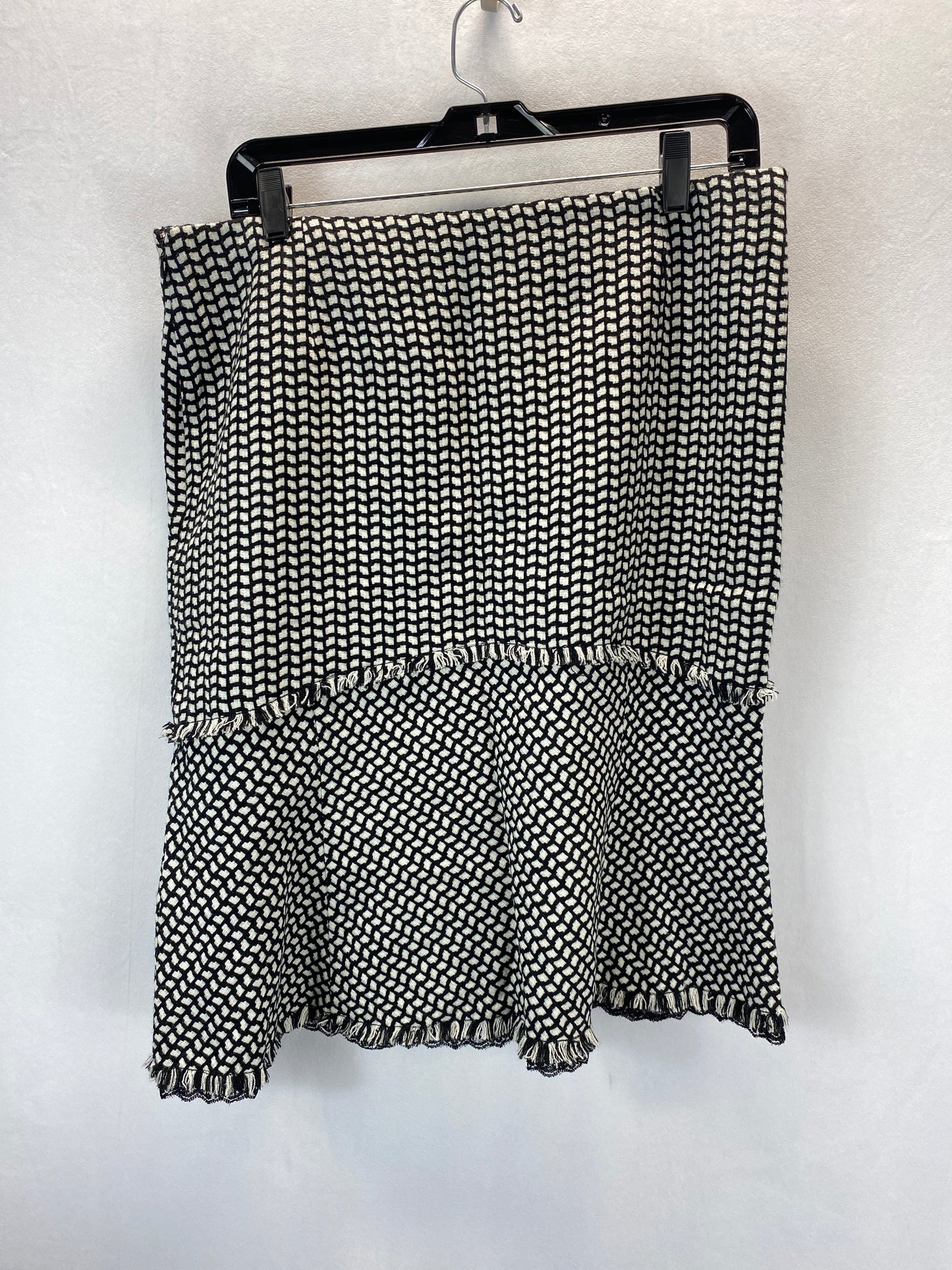 Skirt Midi By White House Black Market  Size: 12