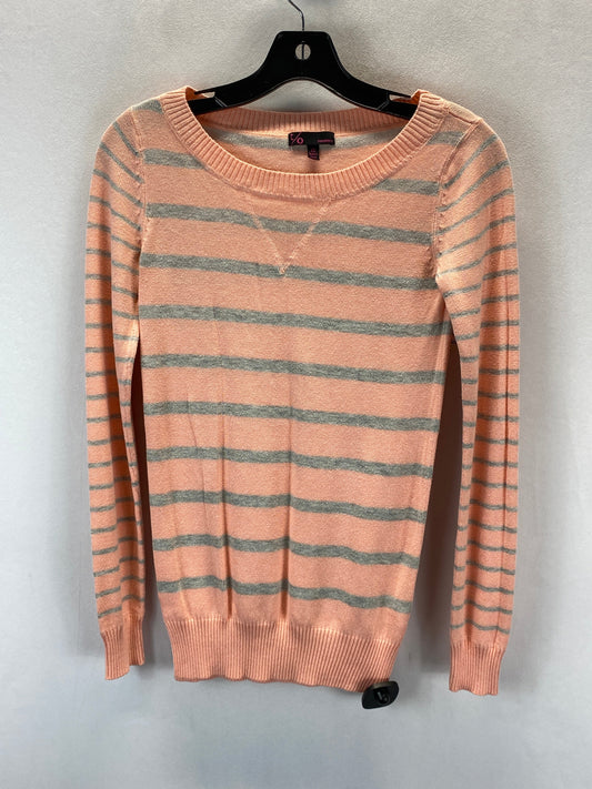 Sweater By Clothes Mentor  Size: Xs