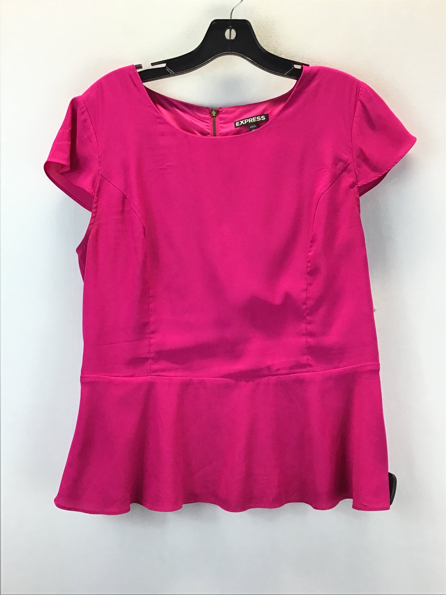 Top Short Sleeve By Express  Size: L