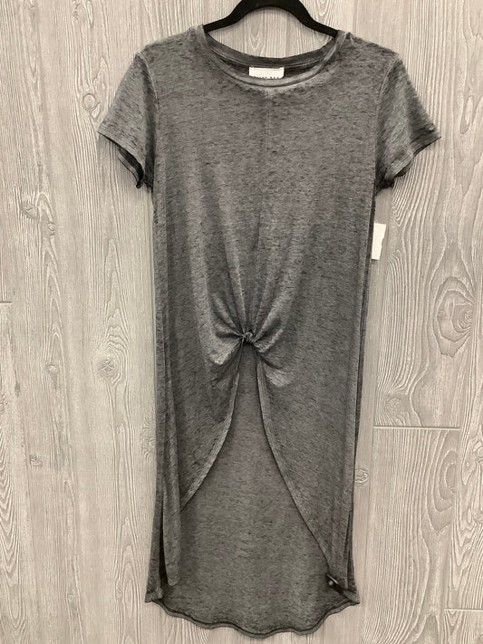 Tunic Short Sleeve By Olive And Oak  Size: M