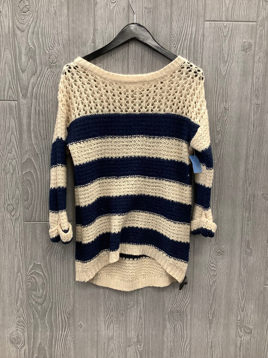 Sweater By Clothes Mentor  Size: M