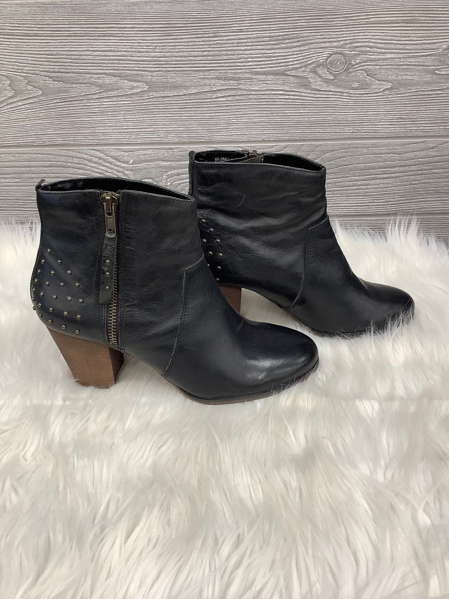 Boots Ankle Heels By Clothes Mentor  Size: 8.5