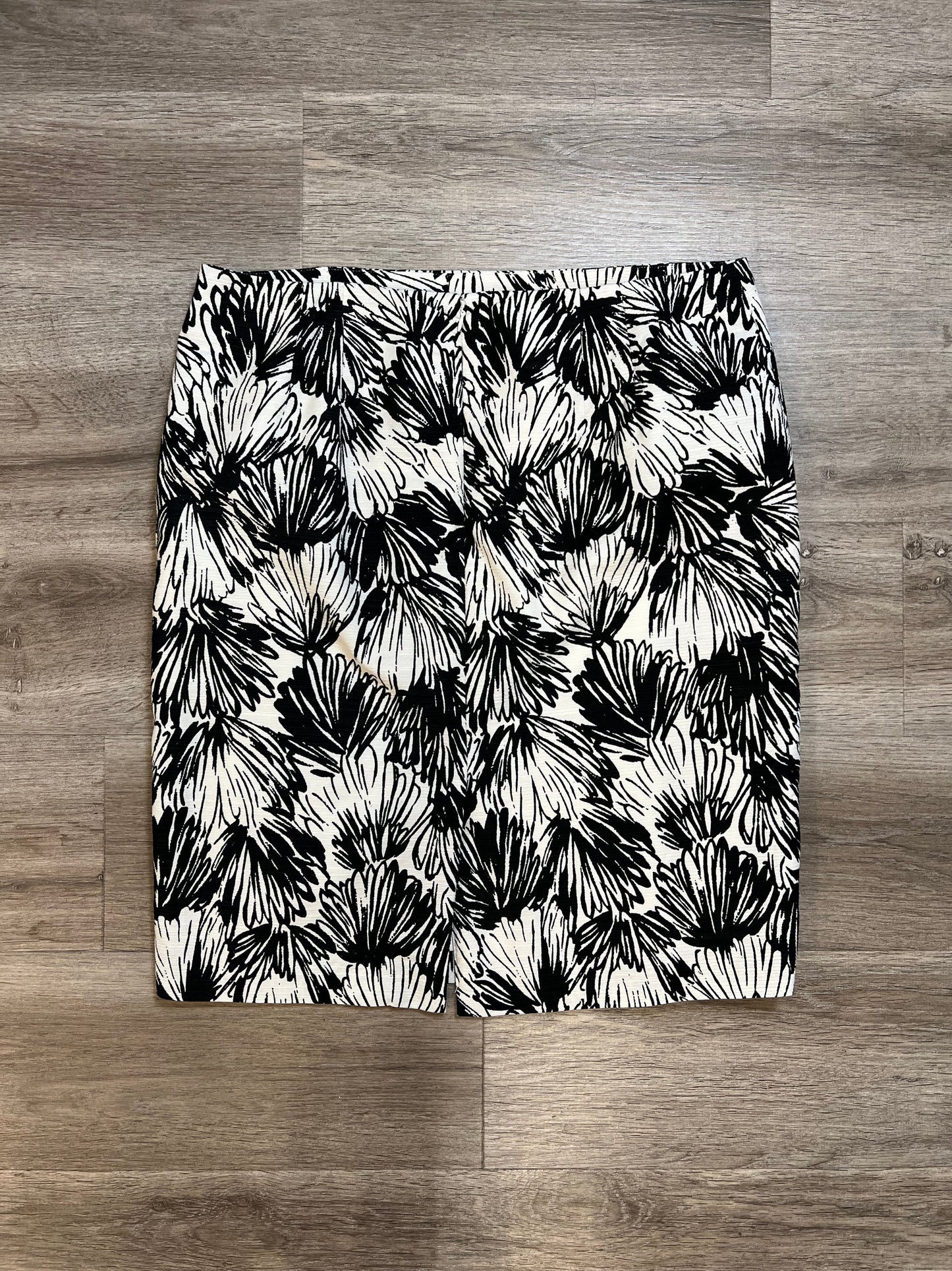 Skirt Midi By Ann Taylor O  Size: Xl