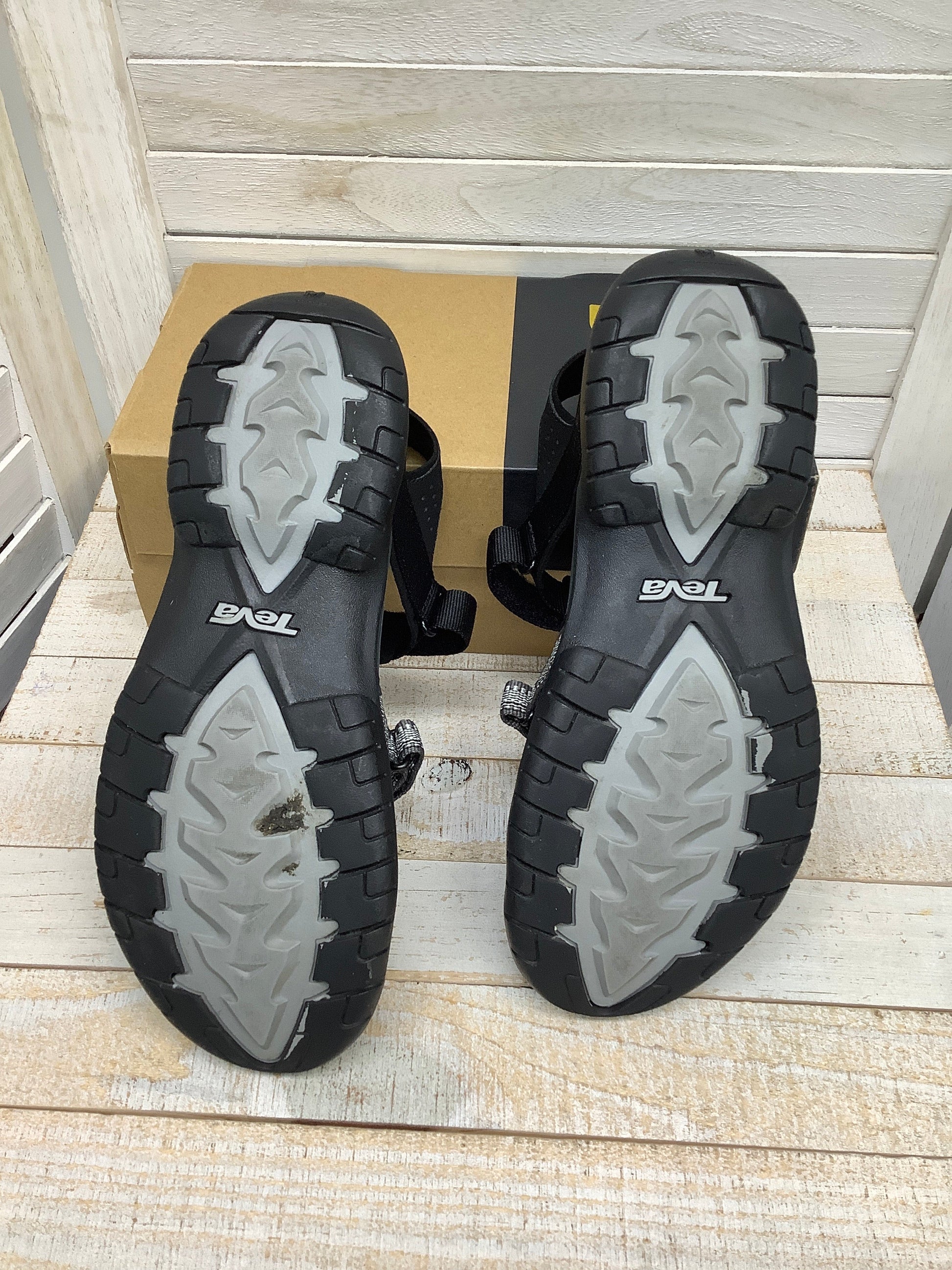 blik Withered Se igennem Sandals Flats By Teva Size: 8
